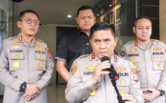 Kapolda Metro Jaya Irjen Karyoto memberikan keterangan pers terkait kasus KDRT di Mapolres Depok.