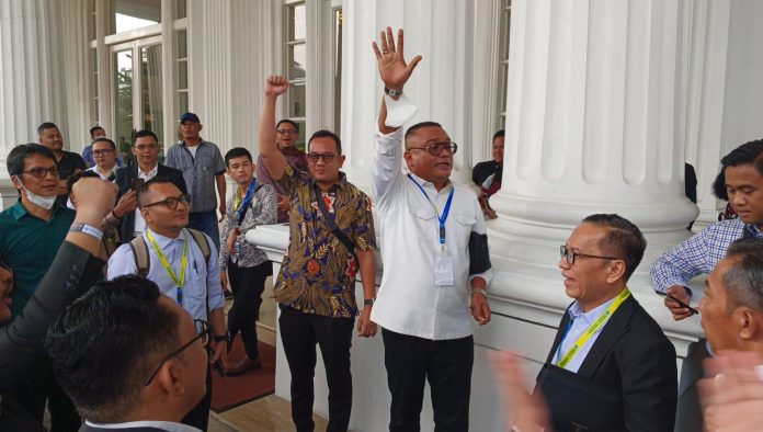 Calon Ketua Peradi Jakarta Selatan Bontor Tobing usai melakukan aksi walkout di Muscab Peradi Jakarta Selatan yang digelar di The Tribrata Hotel, Senin (29/5/2023).