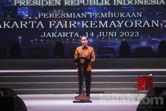 Presiden Jokowi resmi membuka Jakarta Fair 2023 tadi malam (14/6/2023).