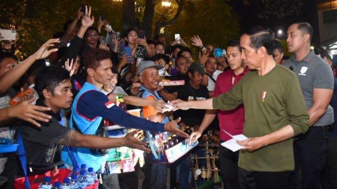 Presiden Jokowi di Malioboro, Sabtu (5/6/2023) malam.