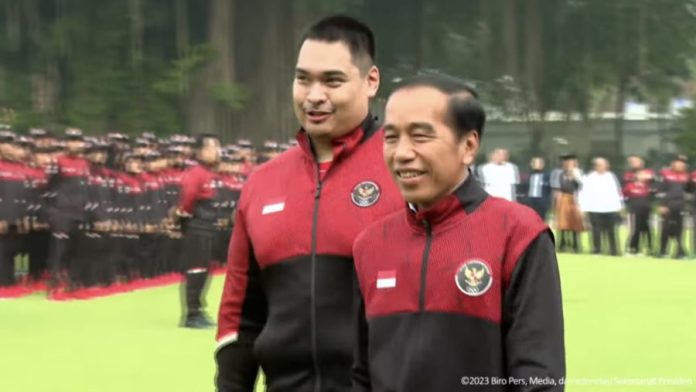 Presiden Jokowi dan Menpora Dito Ariotedjo.