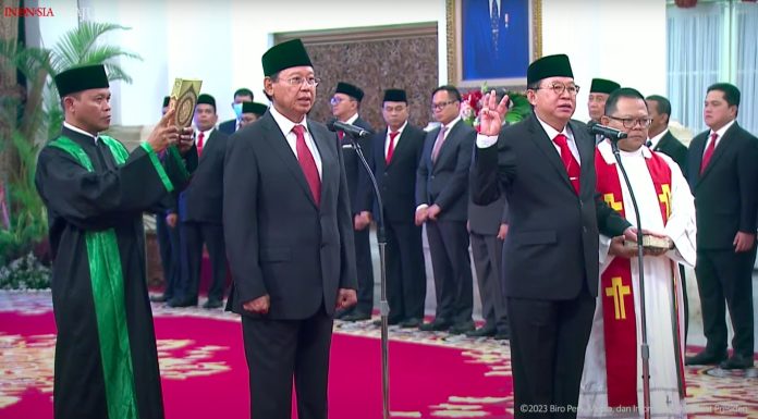 Djan Faridz dan Gandi Sulistiyanto saat dilantik jadi Wantimpres