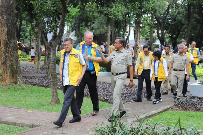 Wali Kota Jakarta Selatan Munjirin di Taman Tangkuban Perahu, Setiabudi, Jakarta Selatan.