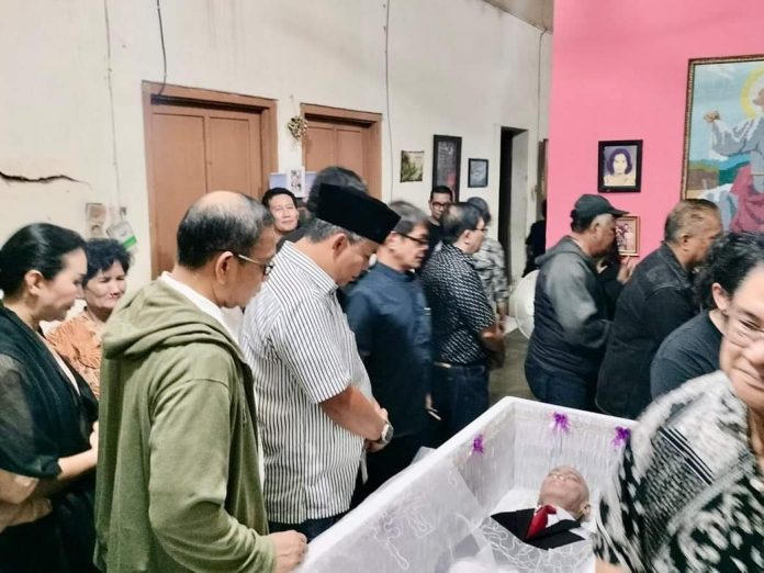 Ketua DPRD DKI Prasetyo Edi Marsudi melayat ke rumah duka Anggota Fraksi PDIP DPRD DKI Jakarta Steven Setiabudi Musa di Tanjung Priuk, Jakarta Utara.