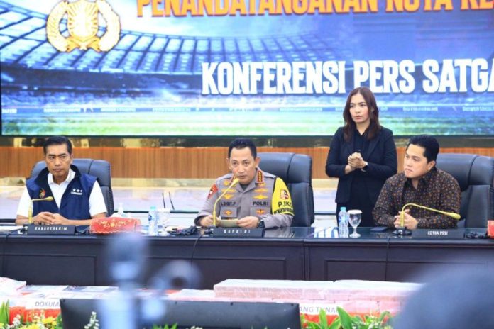 Kapolri Jenderal Listyo Sigit mengungkap aktor intelektual pengaturan skor Liga 2 di Mabes Polri, Rabu (13/12/2023).