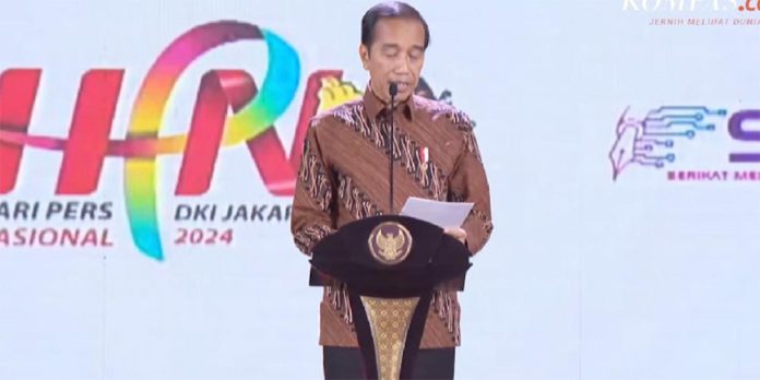 Presiden Jokowi memberikan kata sambutan pada Hari Pers Nasional (HPN) 2024 yang digelar di kawasan Ancol, Jakarta, Selasa (20/2/2024).