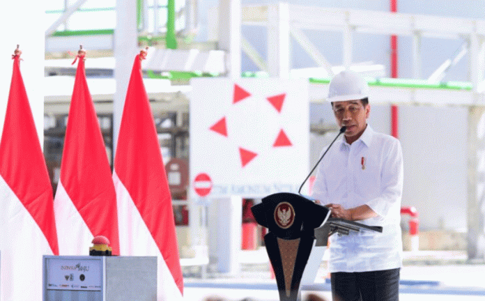 Presiden Jokowi meresmikan PT Kaltim Amonium Nitrat di Kota Bontang, Kaltim, Kamis (29/2/2024).