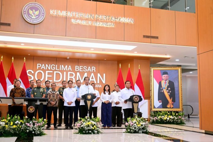 Presiden Jokowi meresmikan RS PPN Panglima Besar Soedirman dan 20 rumah sakit TNI lainnya, Senin (19/02/2024).