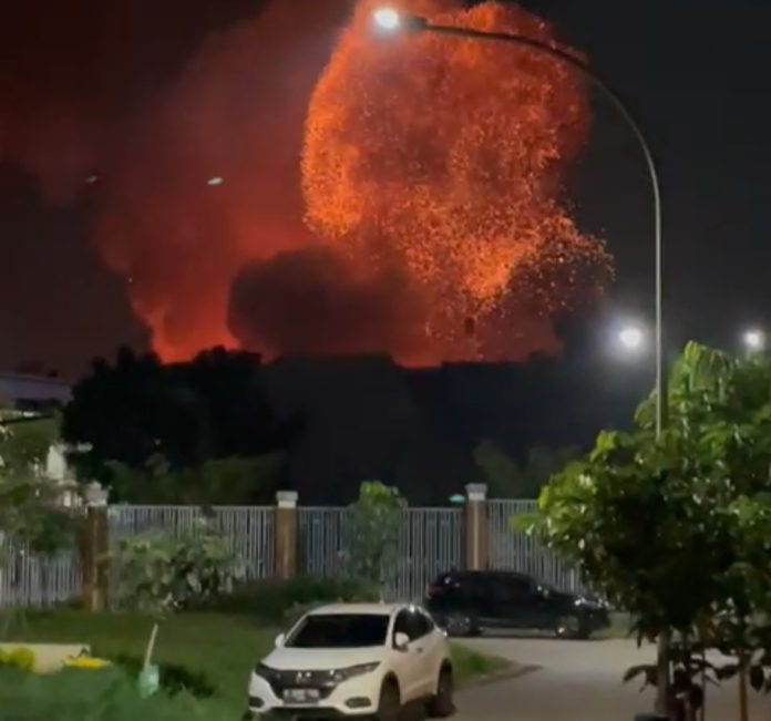 Gudang peluru milik TNI di Gunung Putri, Bogor meledak pada Sabtu (30/3/2024) malam.