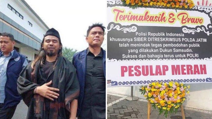 Pesulap Merah mengirim karangan bunga ucaoan terima kasih kepada Polri karena telah menahan dan menetapkan Gus Samsudin sebagai tersangka konten tukar pasangan.