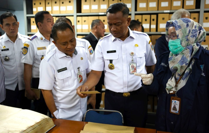 Wali Kota Jaksel Munjirin bersama jajarannya kunker ke gedung ANRI guna mempelajari cara menyimpang arsip. Rabu (13/3/2024).