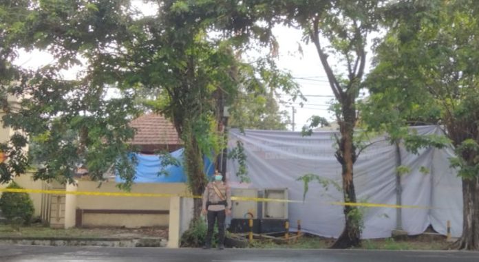 Suasana Mako Detasemen Gegana Brimob di Jalan Gresik, Surabaya pasca ledakan pada Senin (4/3/2024) pagi.