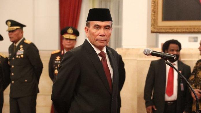 Kepala BSSN Hinsa Siburian