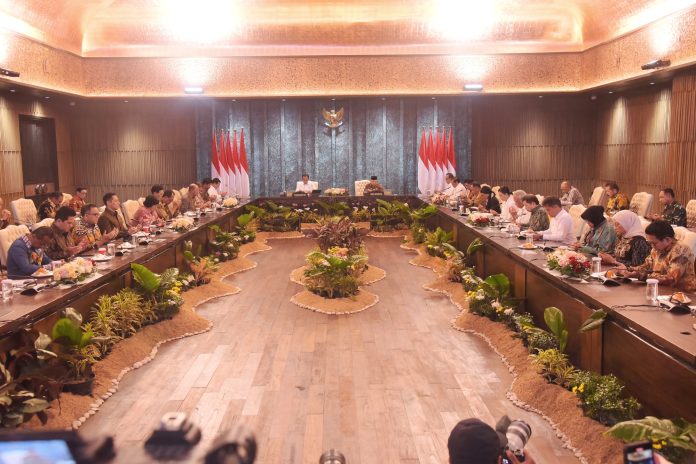 Jokowi sidang di IKN