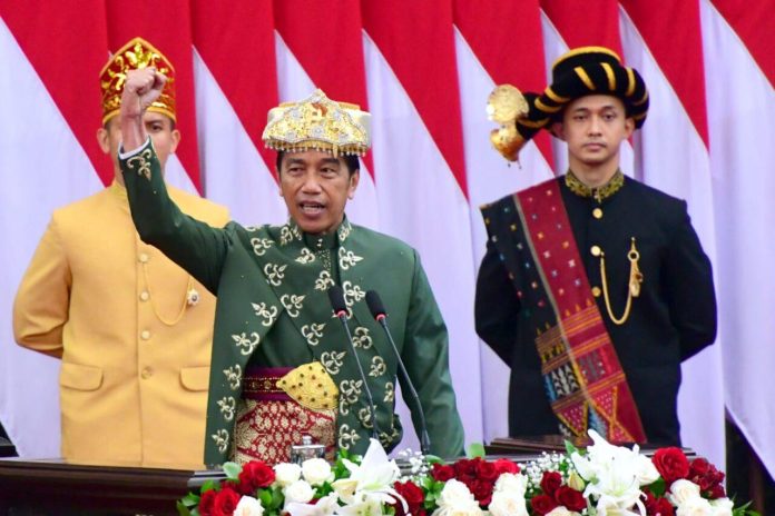 Presiden Jokowi saat menyampaikan pidato kenegaraan pada Sidang Tahunan MPR RI pada tahun 2023.