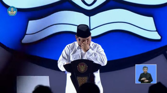 Presiden Prabowo menagis haru saat menyampaikan pidato peringatan Hari Guru Nasional, Kamis (28/2024).