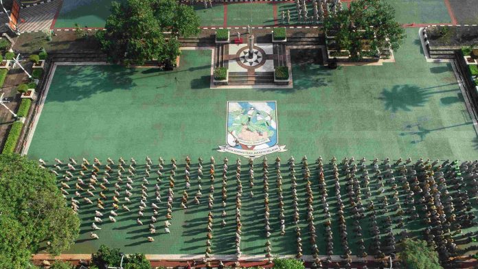 Kepala BKD menyinggung soal ANS Berahklak kepada ASN Pemkot Jaksel saat apel di halaman Kantor Wali Kota Jakarta Selatan, Senin (6/1/2025).