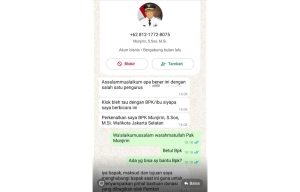 Tangkapan layar akun WhatsApp palsu mengatasnamakan Wali Kota Jaksel Munjirin