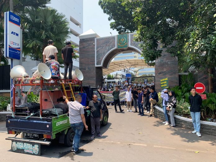 Ilustrasi aksi demonstrasi di depan kantor Kejagung.