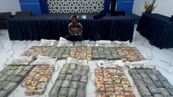 Bareskrim Polri menggagalkan penyelundupan 192 sabu jaringan internasional. Seorang kurir asal Aceh ditangkap.