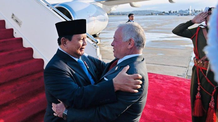 Momen pertemuan Presiden Prabowo dan Raja Yordania Raja Abdullah II di Yordania, Senin (14/4/2025) waktu setempat.