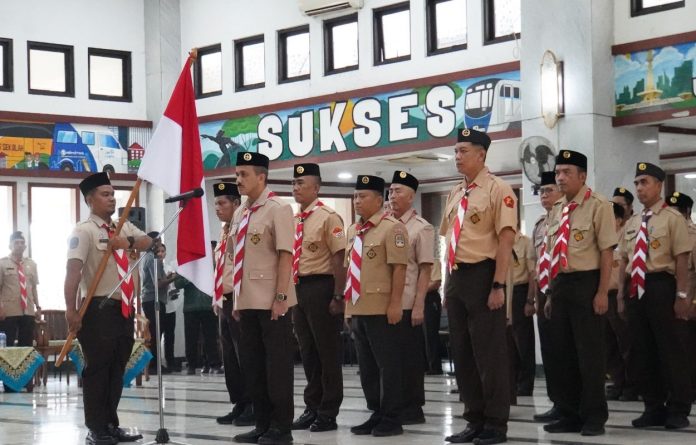 Anwar dilantik sebagai Ketua Majelis Pembimbing Cabang (Mabicab) Gerakan Pramuka Jakarta Selatan, di Ruang Antasari Kantor Walikota Jakarta Selatan, Jumat (9/5).