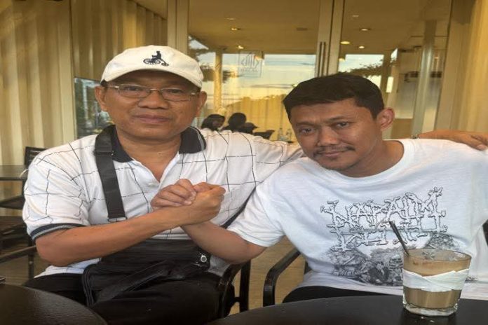 Ketua Umum Himpunan Masyarakat Nusantara Sugiyanto dan ASN DKI Wahyu Handoko (kanan) dalam pertemuan di Jakarta pada Rabu (14/5/2025) malam.