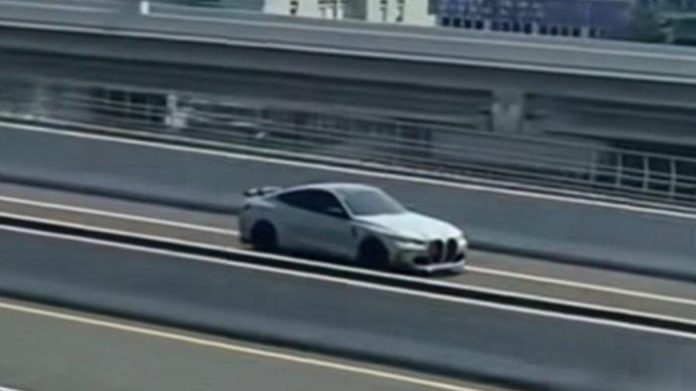 Polisi tengah menelusuri identitas pengemudi mobil BMW M4 yang viral adu balap dengan kereta Whoosh.