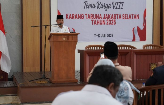 Wakil Wali Kota Administrasi Jakarta Selatan Ali Murtadho saat membuka kegiatan Temu Karya Karang Taruna VIII Kota Jakarta Selatan, Jumat (11/7/2025).
