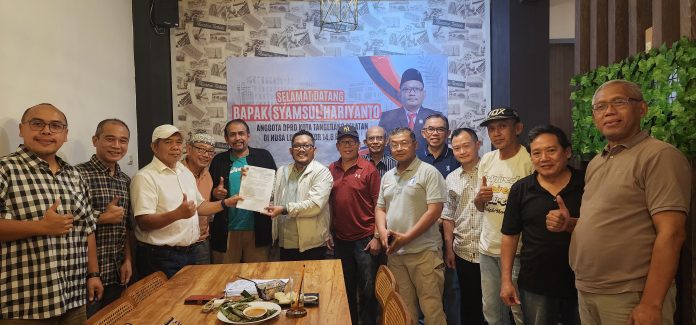 Pertemuan warga Nusa Loka dengan Anggota DPRD Kota Tangerang Selatan dari Fraksi PDI Perjuangan, Syamsul Hariyanto, pada Sabtu (12/7/2025).