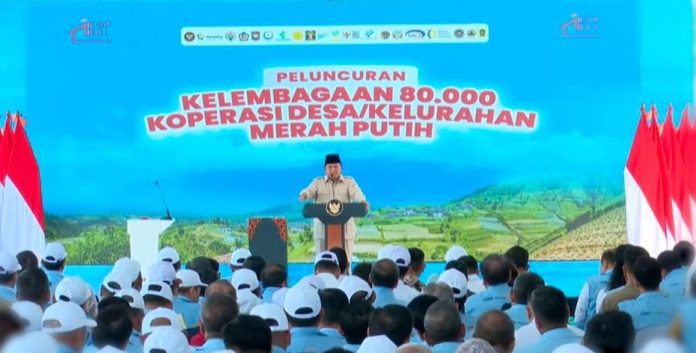 Momen Prabowo menyampaikan sambutan dalam acara peluncuran 80.000 koperasi desa/kelurahan Merah Putih di Klaten, Jawa Tengah, Senin (21/7/2025).