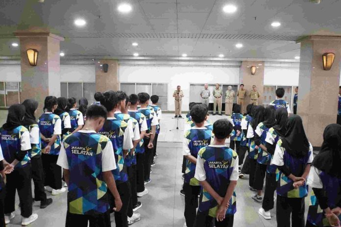 Wakil Wali Kota Jakarta Selatan, Ali Murthadho, secara resmi melepas kontingen atlet pelajar yang akan mewakili Jakarta Selatan dalam Kejuaraan Invitasi Cabang Olahraga Pencak Silat Pelajar Tingkat Provinsi DKI Jakarta Tahun 2025. Pelepasan berlangsung di Selasar Kantor Wali Kota Jakarta Selatan, Senin (7/7/2025).