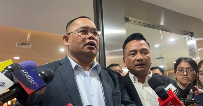 Kuasa hukum selebgram Lisa Mariana, Jhon Boy Nababan meminta publik untuk tidak lagi membahas hasil tes DNA yang menyebut mantan Gubernur Jawa Barat, Ridwan Kamil (RK), bukan ayah biologis dari anak berinisial CA.