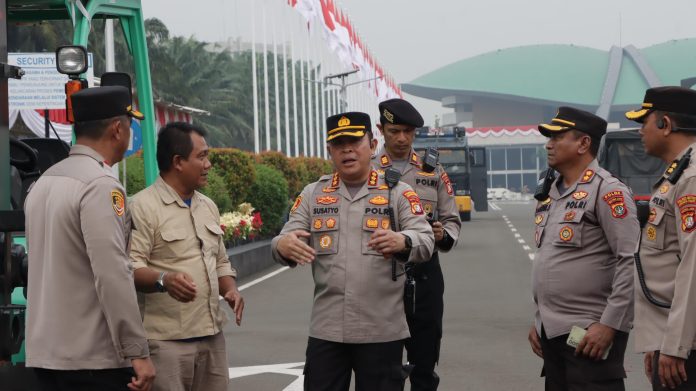 Kapolres Metro Jakarta Pusat, Kombes Pol Susatyo Purnomo Condro, usai apel pengamanan di Komplek Gedung DPR/MPR, Senin (25/8/2025) pagi.