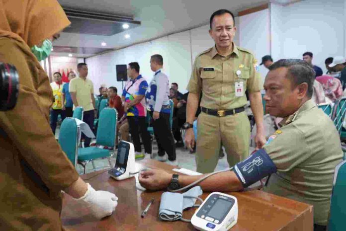 Pemeriksaan kesehatan itu dilakukan Munjirin saat meninjau layanan cek kesehatan ASN tahap pertama yang digelar di Gedung Serbaguna Blok A, Kantor Wali Kota Jakarta Timur, Senin (4/8/2025). 