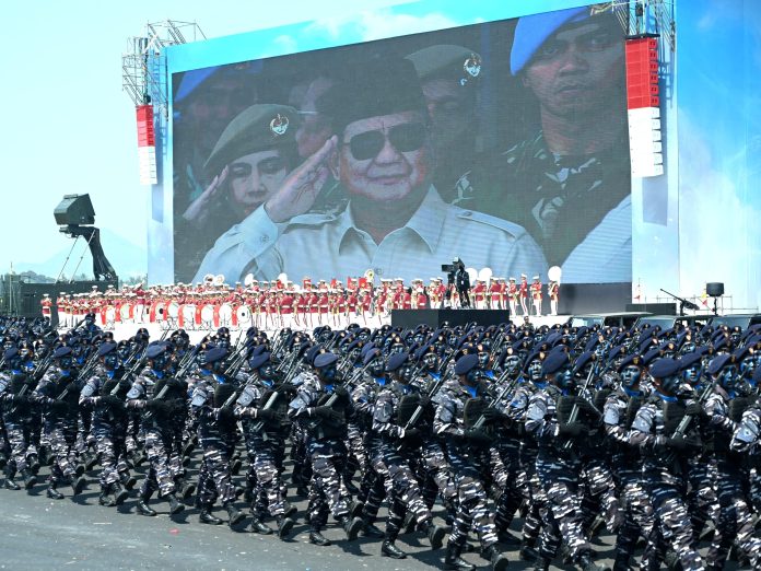 Presiden Prabowo Subianto mengingatkan para prajurit muda Tentara Nasional Indonesia (TNI) untuk tidak pernah melupakan sejarah kelam bangsa Indonesia yang pernah dijajah, diperbudak, dan diperlakukan tidak manusiawi oleh bangsa asing.