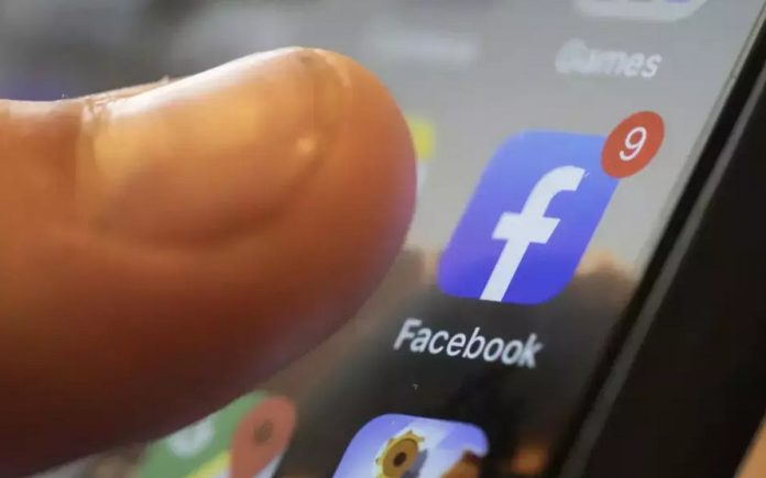 Seorang warga Tangerang Selatan, bernama Fernando Silalahi (53), mengaku menjadi korban penipuan investasi bodong. Peristiwa bermula saat Fernando berkenalan dengan seseorang melalui media sosial Facebook.