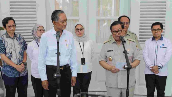 Gubernur DKI Jakarta Pramono Anung menerima kunjungan Menteri Pekerjaan Umum dan Perumahan Rakyat (PUPR) Republik Indonesia, Dody Hanggodo, di Balai Kota Jakarta pada Selasa (2/9).