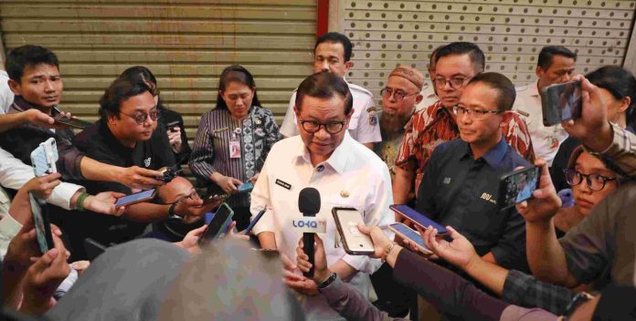 Gubernur DKI Jakarta Pramono Anung menyampaikan telah mengambil langkah tegas soal polemik mahalnya harga sewa kios yang dikeluhkan para pedagang di kawasan Blok M, Jakarta Selatan.