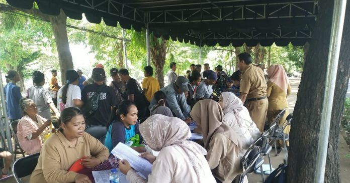 Pemerintah Kota Administrasi Jakarta Selatan memfasilitasi perpindahan warga yang selama ini tinggal di kawasan Tempat Pemakaman Umum (TPU) Menteng Pulo, Tebet, ke Rumah Susun (Rusun) Jagakarsa, Jakarta Selatan.