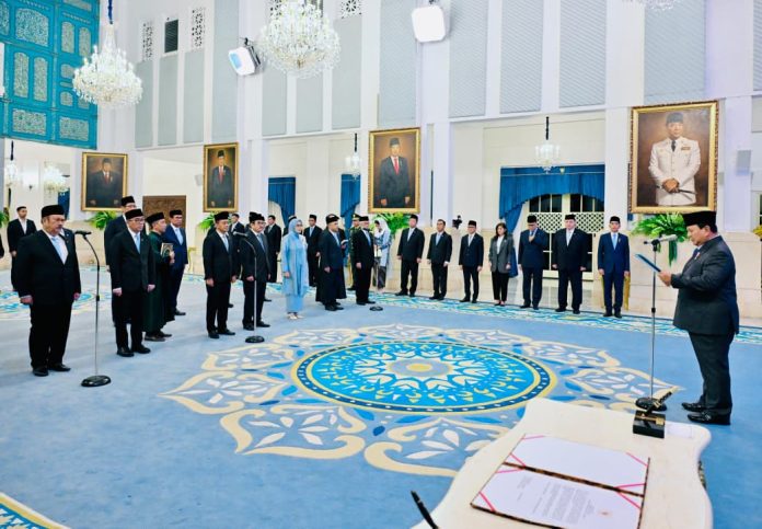 Presiden menunjuk Menteri Energi dan Sumber Daya Mineral (ESDM) Bahlil Lahadalia sebagai Ketua Harian Dewan Energi Nasional.