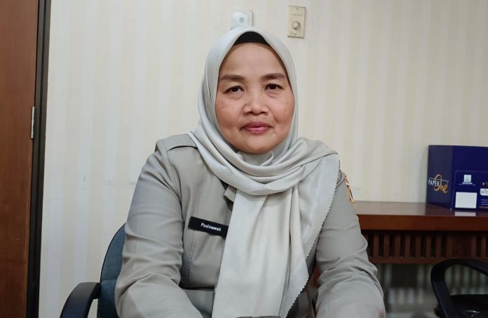 Kepala Bagian Umum dan Protokol Kota Administrasi Jakarta Selatan, Poulinawati, mengatakan hingga kini AC gedung belum dapat dioperasikan secara normal karena kerusakan serius pada trafo dan panel listrik utama.