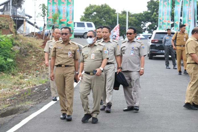 Wakil Wali Kota Jakarta Selatan Ali Murthadho memboyong aparatur sipil negara (ASN) Pemerintah Kota Jakarta Selatan untuk meramaikan kawasan Teras Lenteng Agung (Teras LA), Jagakarsa,