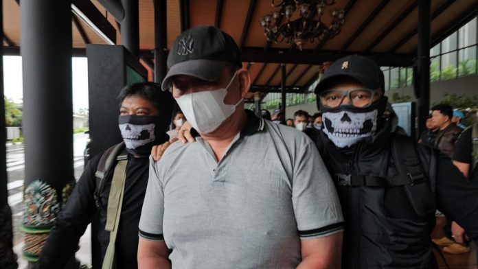 Erwin Iskandar alias Ko Erwin mencuat buronan kasus narkotika yang berakhir di jalur tikus.