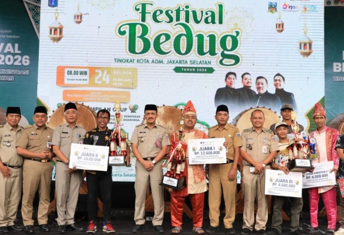 Kecamatan Cilandak membawa pulang uang pembinaan sebesar Rp 12,5 juta setelah menyabet Juara 1 Festival Bedug 2026 tingkat Kota Administrasi Jakarta Selatan.