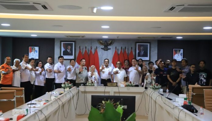 Wali Kota Jaksel M. Anwar beserta jajarannya saat kegiatan “Berdiskusi Kota dan Wartawan (Berkawan)” di Kantor Wali Kota Jakarta Selatan, Kebayoran Baru, Rabu (22/4/2026).