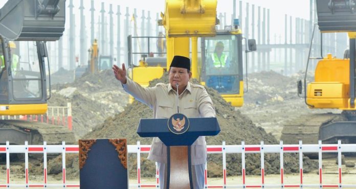 Presiden Prabowo saat menghadiri Groundbreaking 13 Proyek Hilirisasi Nasional Tahap II di Cilacap, Jawa Tengah, Rabu (29/4/2026).