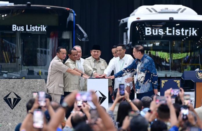 Presiden Prabowo Subianto meresmikan pabrik kendaraan listrik milik PT VKTR Sakti Industries di Kabupaten Magelang, Jawa Tengah, Kamis (9/4/2026).