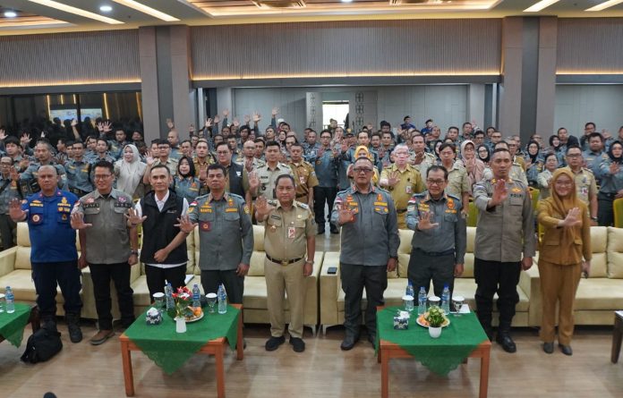 Kota Administrasi Jakarta Selatan menjadi wilayah pertama pelaksanaan gerakan Linmas Reborn di DKI Jakarta.