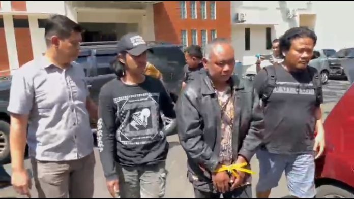 Polisi menangkap oknum kiai berinisial AS (51), pendiri Pondok Pesantren Tahfidzul Qur’an Ndolo Kusumo di Pati terkait dugaan kasus cabul terhadap santriwati.